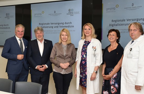 Gruppenbild Pressekonferenz